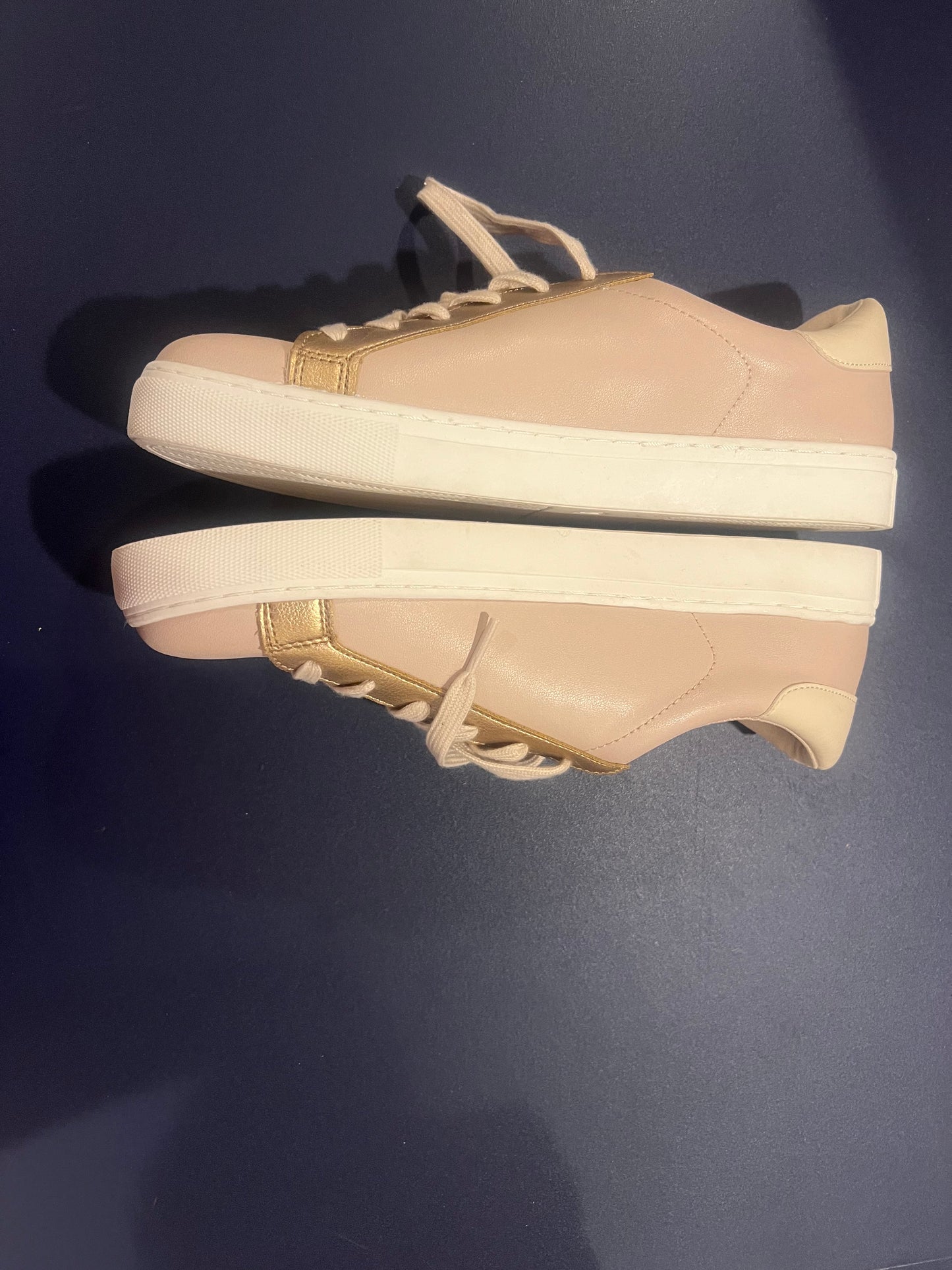 Universal Thread Women's Rose Gold Beige Sneakers - 11