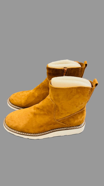 Universal Thread Callah Pull-On Side-Zip Memory Foam Boots Women's - 9