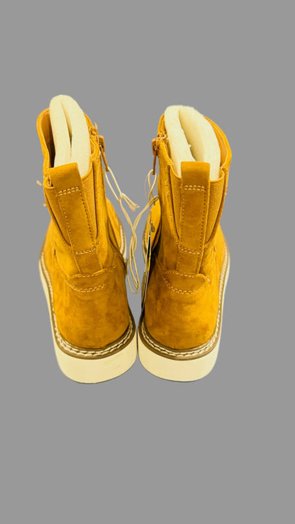 Universal Thread Callah Pull-On Side-Zip Memory Foam Boots Women's - 9