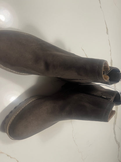 Universal Thread Women's Taci Ankle Boots -11