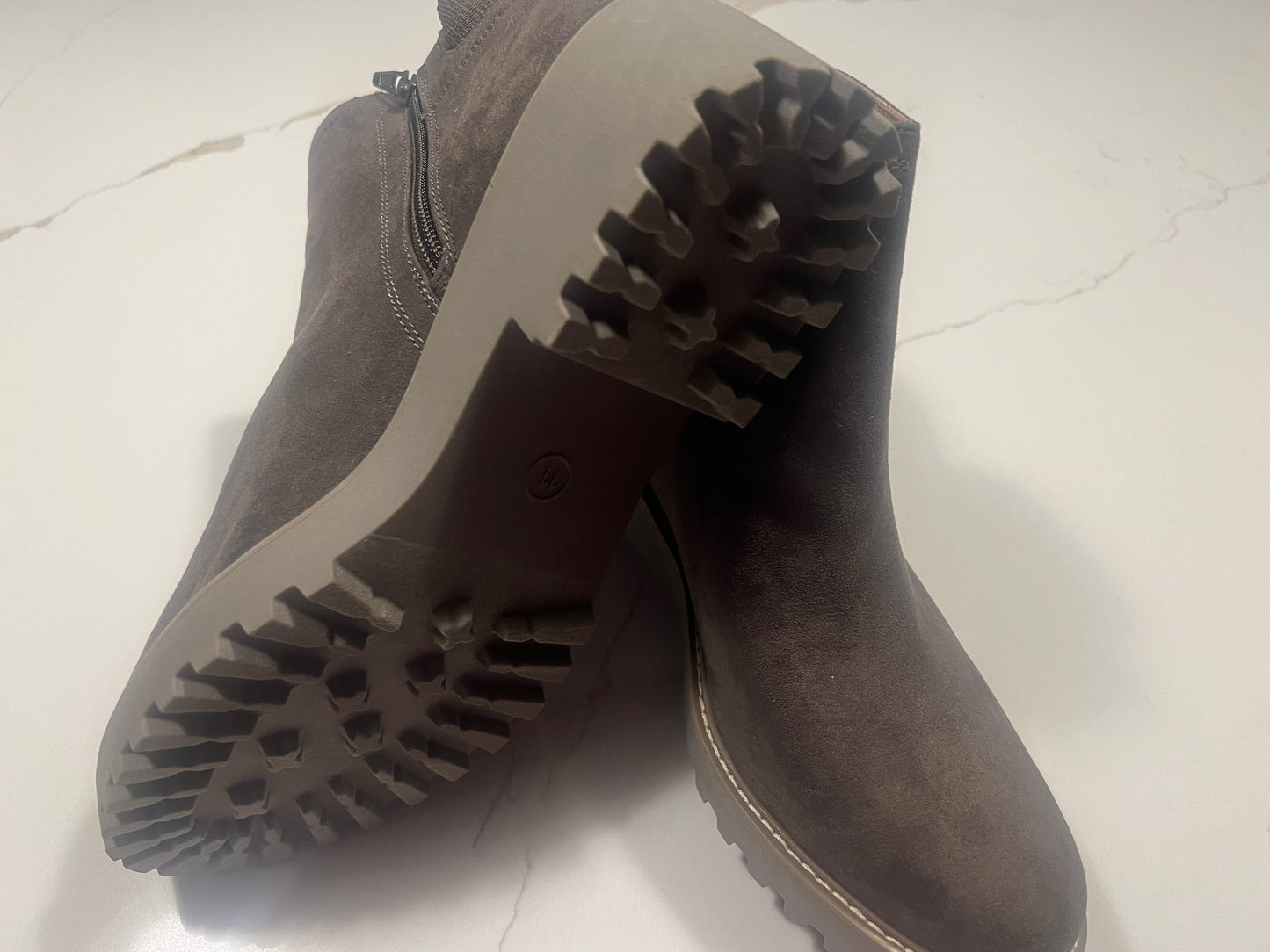 Universal Thread Women's Taci Ankle Boots -11