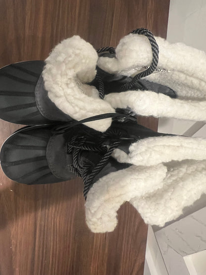 Cat & Jack Girls' Gray/Kit Winter Boots - 3