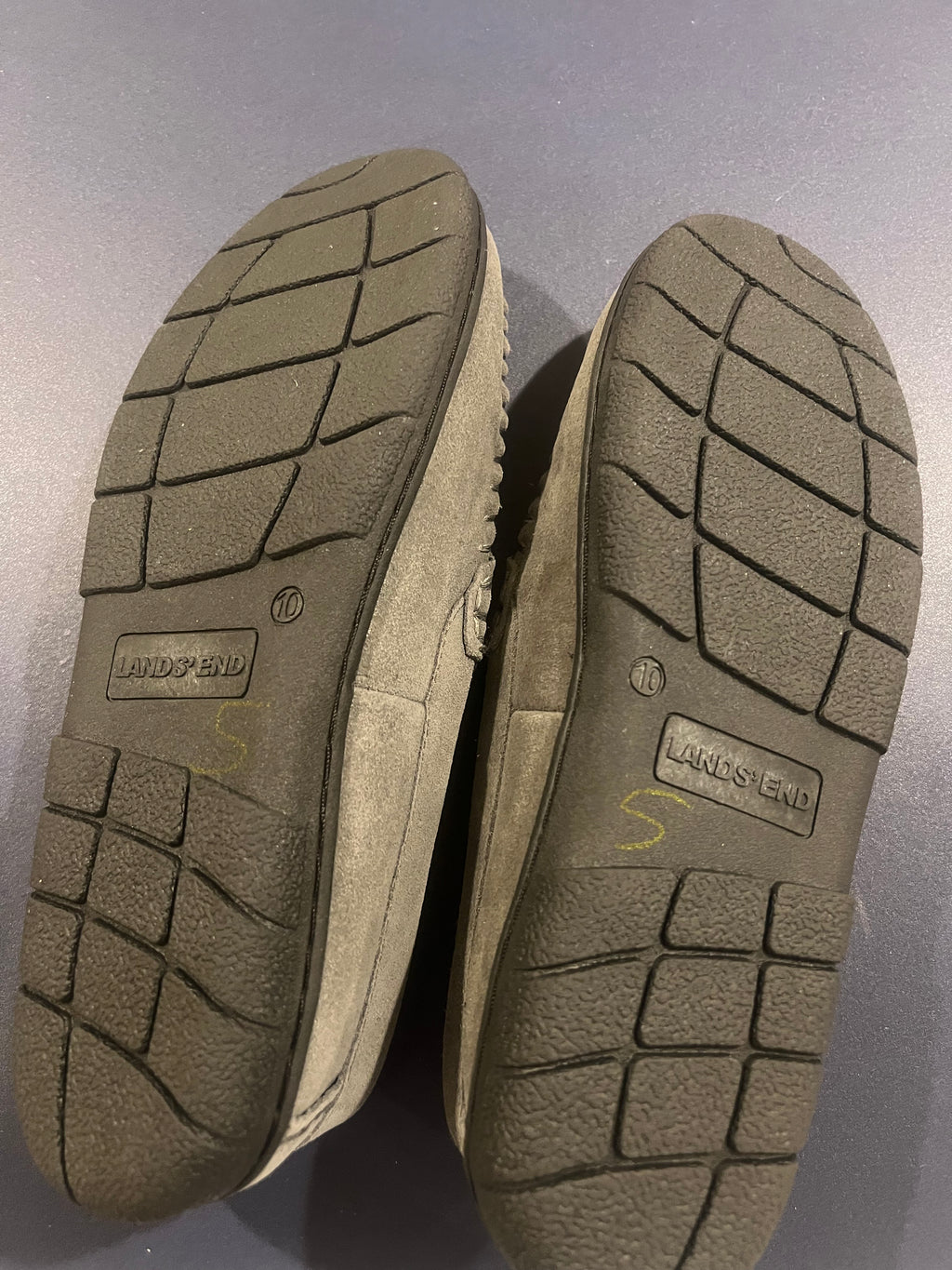 Lands' End Men's Fuzzy Lined Suede Moccasin Slippers Monogrammed AD - Size 10