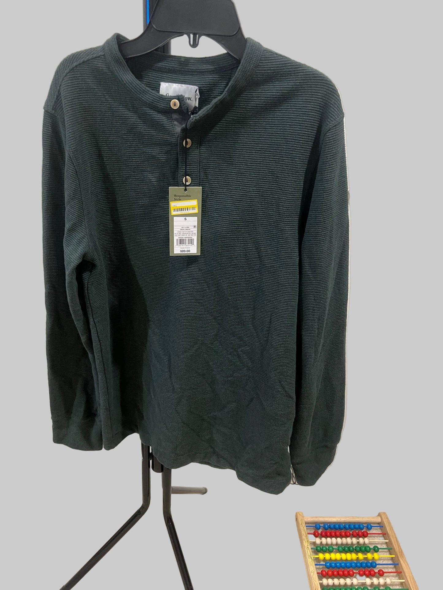 Goodfellow &amp; Co Men's Long Sleeve 4 Button Textured Henley Shirt Green - Sizes S, M