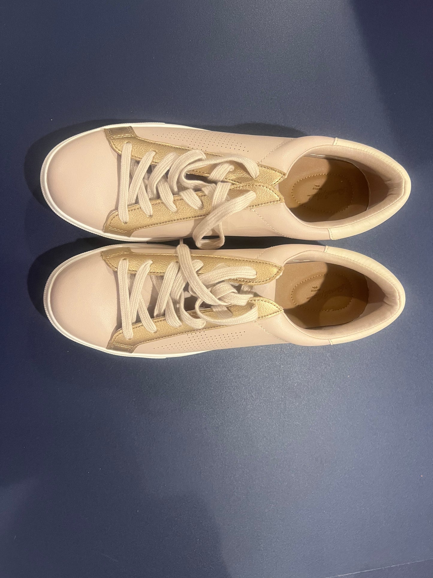 Universal Thread Women's Rose Gold Beige Sneakers - 11